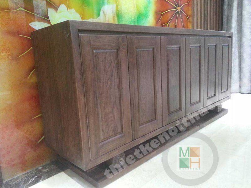 Kệ để trang trí là một trong những đồ dùng phổ biến trong văn phòng.